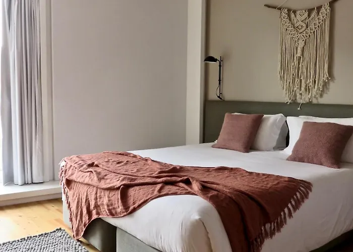 Serviced - Miragaia Ii Aparthotel Porto