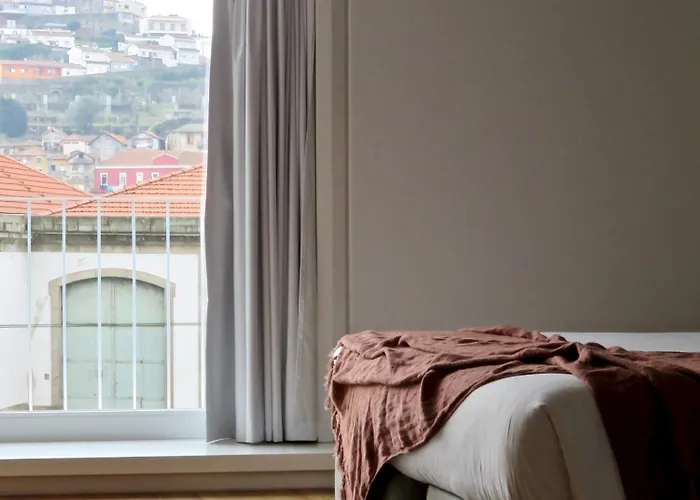 Serviced - Miragaia Ii Aparthotel Porto