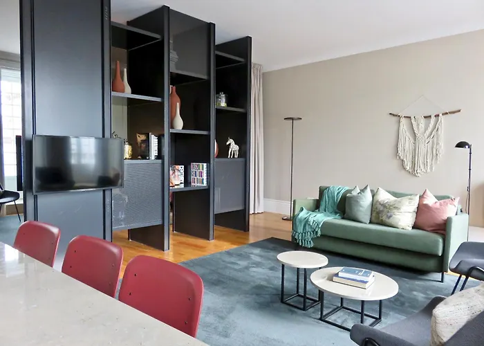 Serviced - Miragaia Ii Aparthotel Porto